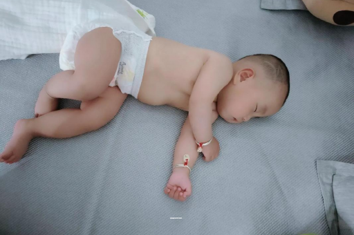 咸阳孕妇肚子一跳一跳